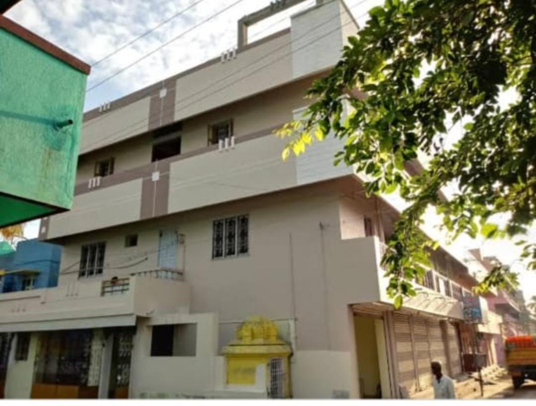 ヴェールール Sri Vari Residencyホステル エクステリア 写真